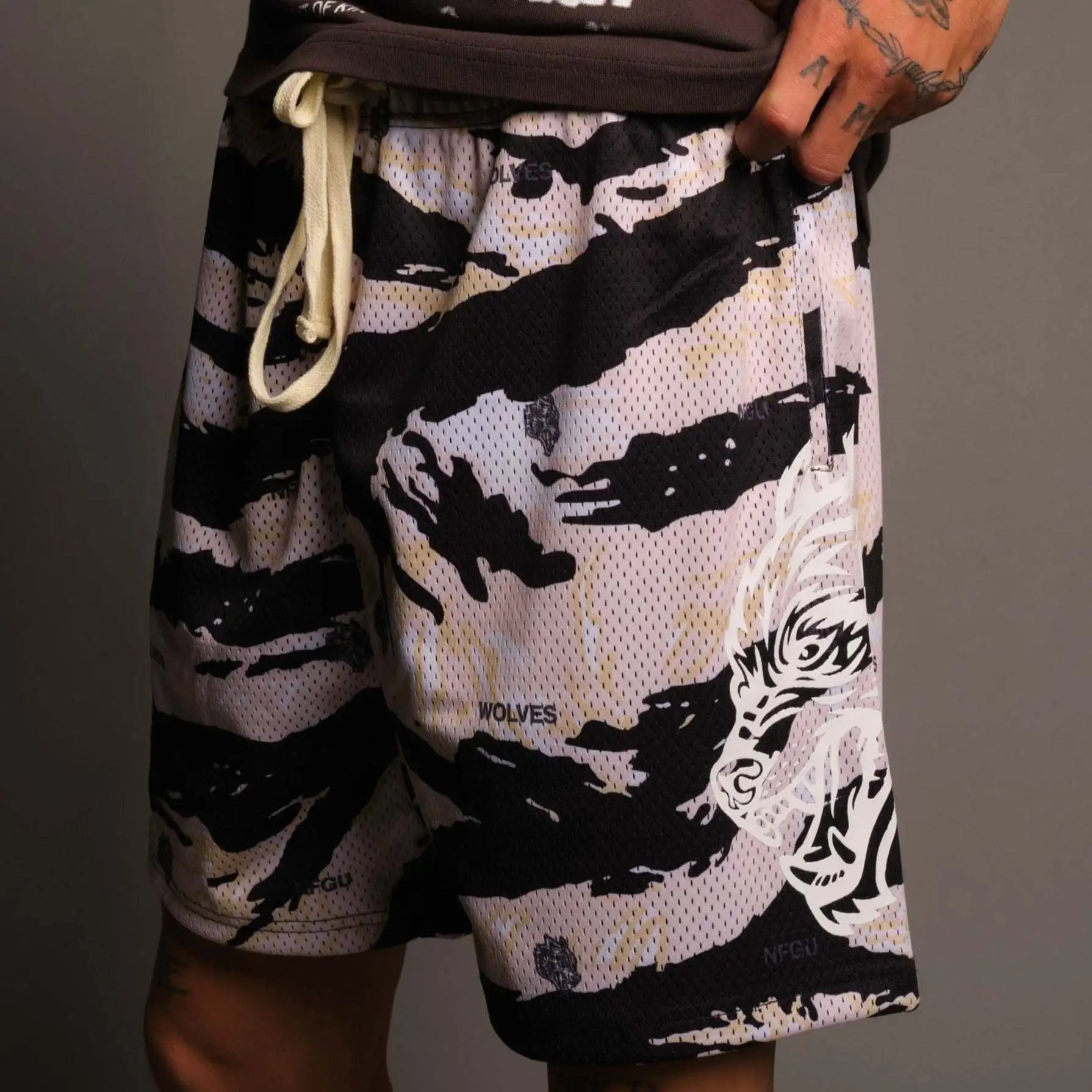 2023New Men Gym Fitness Loose Mesh Shorts Fashion Joggers Summer Quick-dry Cool Shorts Male Casual Beach Shorts Men sport shorts